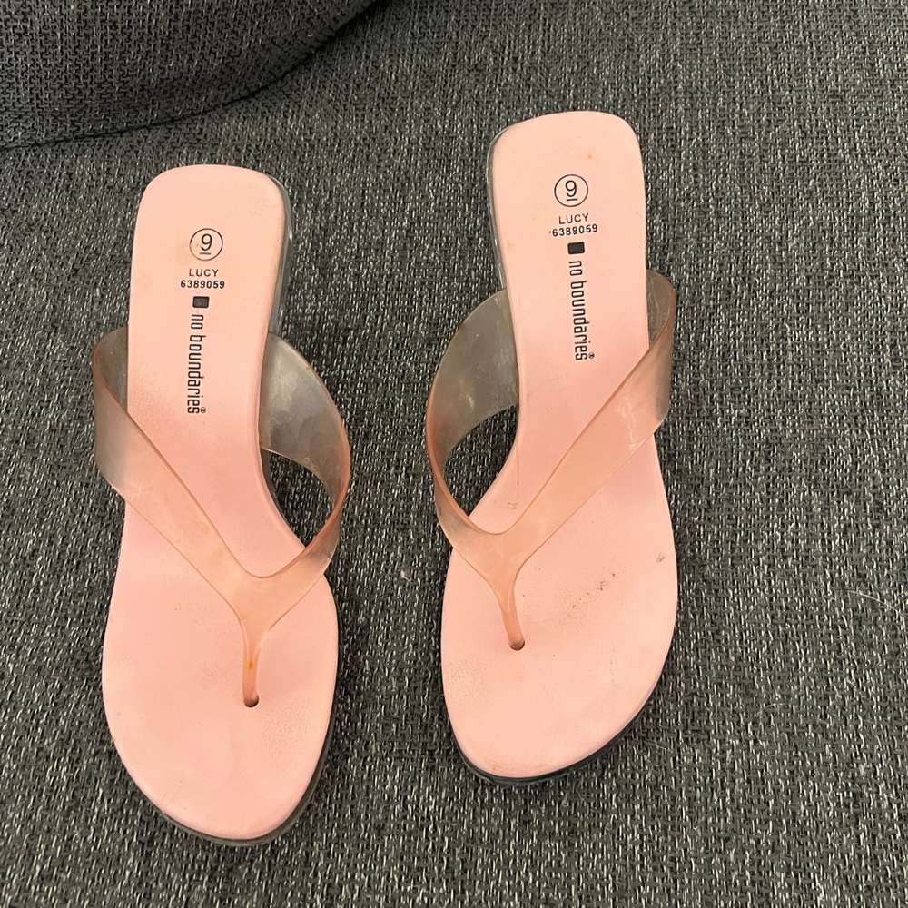 No Boundaries Pink light up flip flops